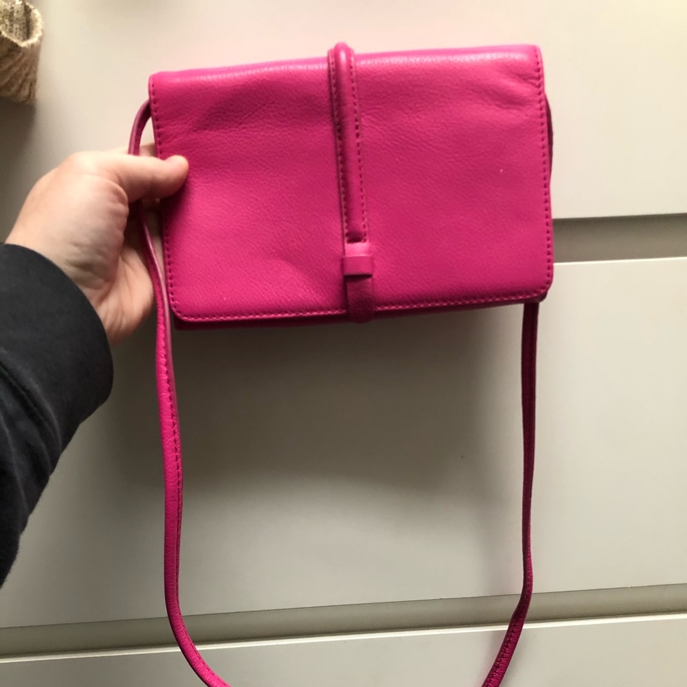 Fossil wallet with strap